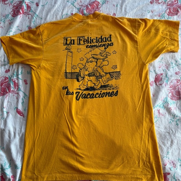 Vintage Care Bears Vacation T-Shirt Yellow Hanes 50/50 XL Graphic Tee Spanish - Picture 1 of 4